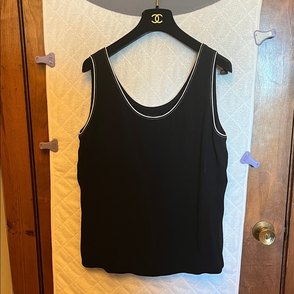 Dana Buchman Vintage Black Top with White Trim